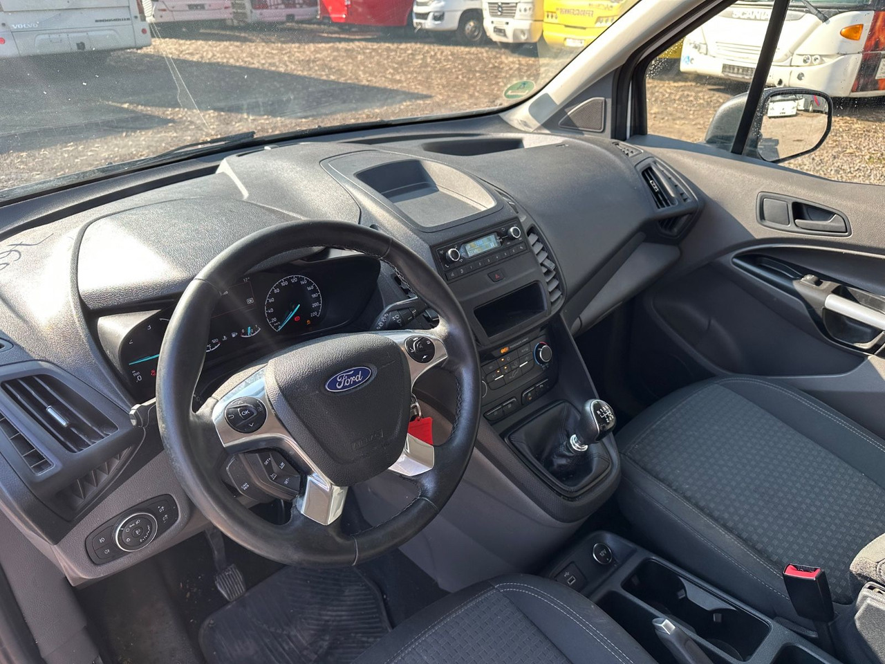 Ford Grand Tourneo 1.5 EcoBlue 74kW Auto Trend - Persontransport: bild 5 Ford Grand Tourneo 1.5 EcoBlue 74kW Auto Trend - Persontransport: bild 5