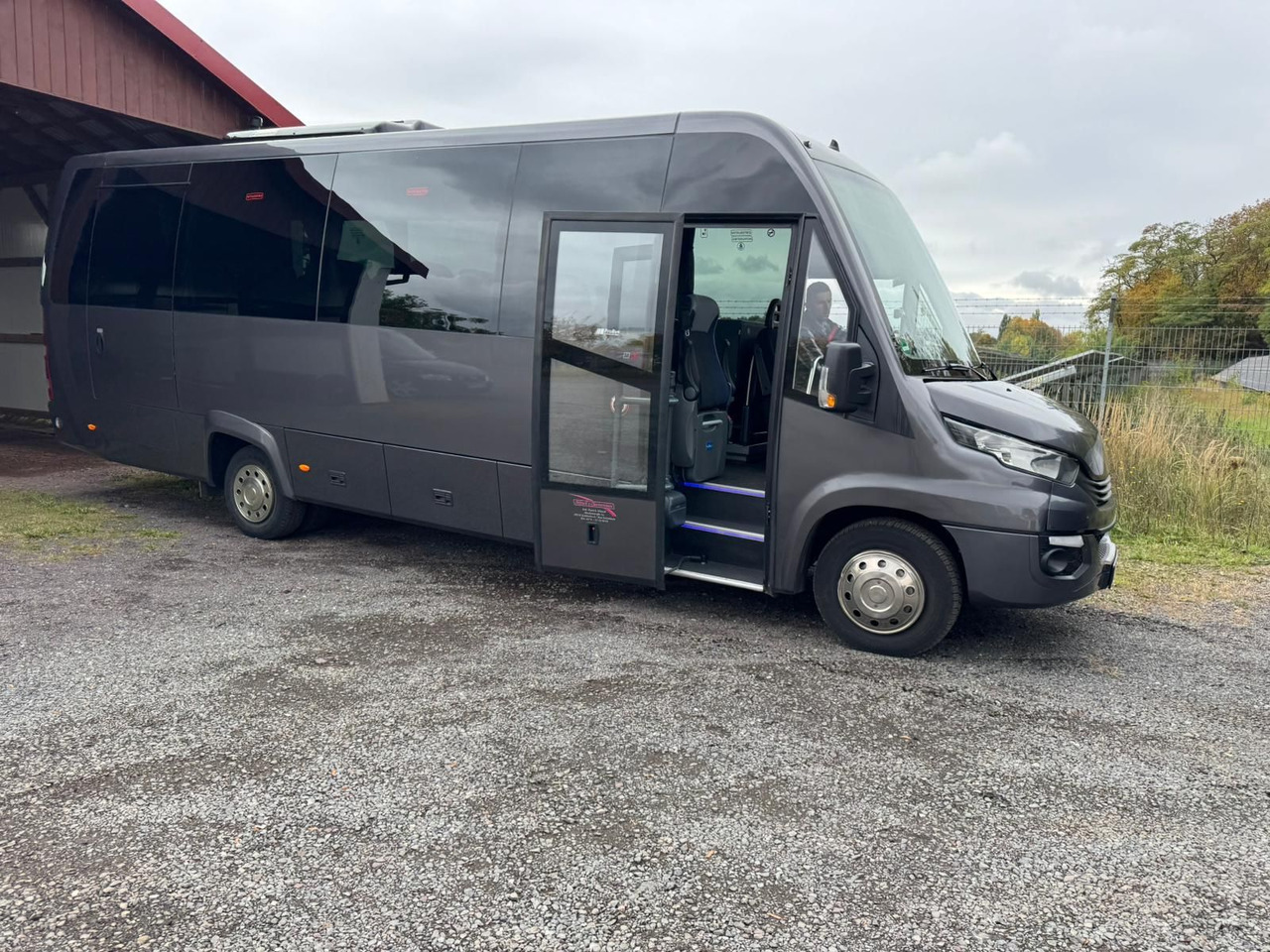 Iveco Maximo 70c18 (TOP*7.5t) Rosero/ Rapido - Minibuss, Persontransport: bild 1 Iveco Maximo 70c18 (TOP*7.5t) Rosero/ Rapido - Minibuss, Persontransport: bild 1