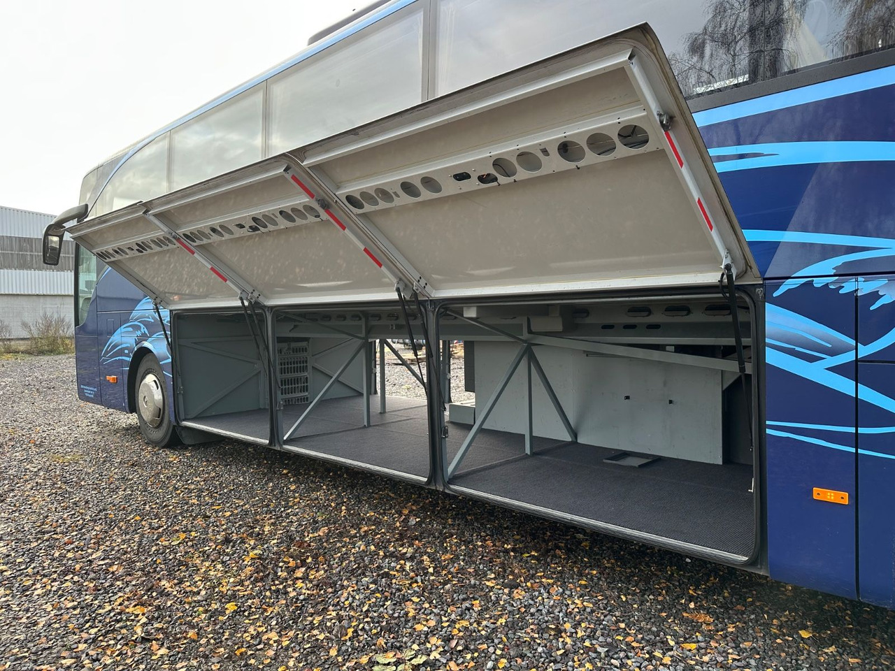 Mercedes-Benz Tourismo O350 17 RHD-L (59Sitze*DE*TOP) - Turistbuss: bild 4 Mercedes-Benz Tourismo O350 17 RHD-L (59Sitze*DE*TOP) - Turistbuss: bild 4