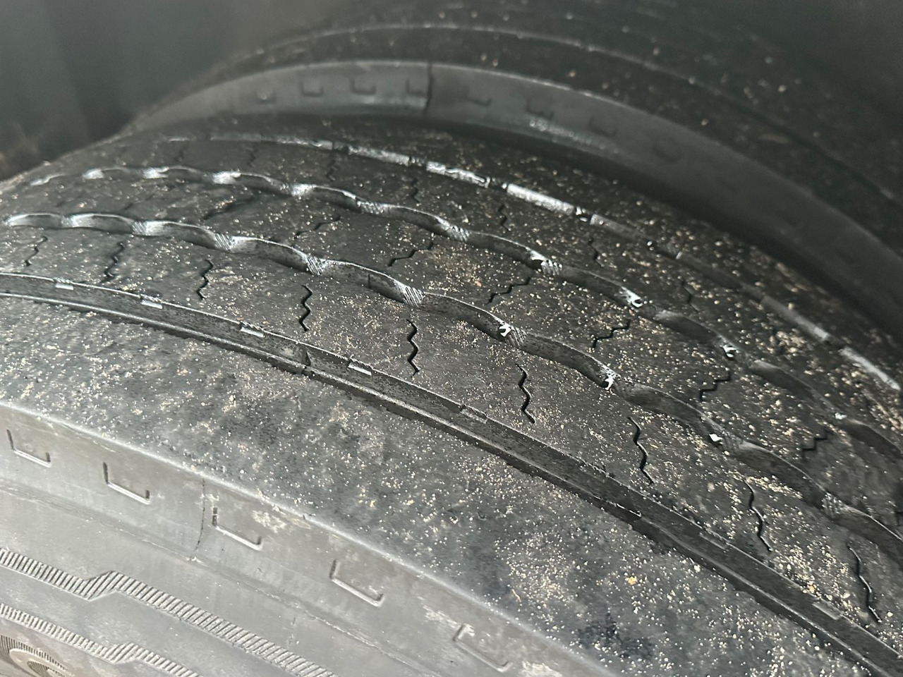 Scania Touring HD Higer 6X2 (86 tKm*59 Sitze) - Turistbuss: bild 3 Scania Touring HD Higer 6X2 (86 tKm*59 Sitze) - Turistbuss: bild 3