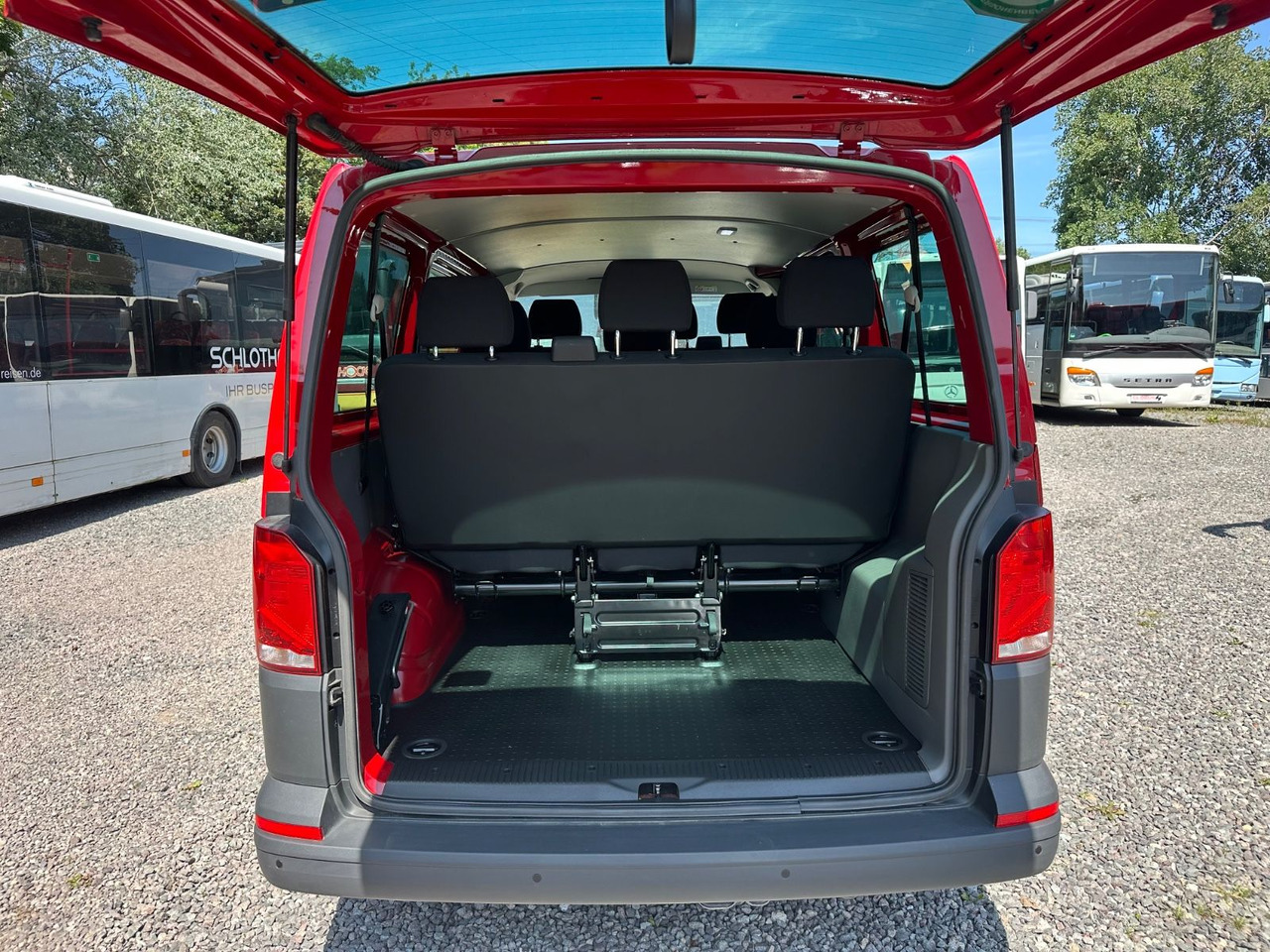 Volkswagen T6 Kombi (PDC Hi*ACC*StandHz*9 Sitzer*AC) - Persontransport: bild 4 Volkswagen T6 Kombi (PDC Hi*ACC*StandHz*9 Sitzer*AC) - Persontransport: bild 4