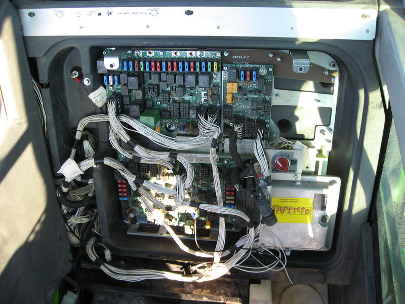 MERLO komplette Kabine, complete cabin, cabine complète, Полный кабины The photo is illustrative! Various cab models still in stock. We need a VIN + SAV number to correctly identify the cabin Your Merlo. - Hytt för Teleskoplastar: bild 2 MERLO komplette Kabine, complete cabin, cabine complète, Полный кабины The photo is illustrative! Various cab models still in stock. We need a VIN + SAV number to correctly identify the cabin Your Merlo. - Hytt för Teleskoplastar: bild 2